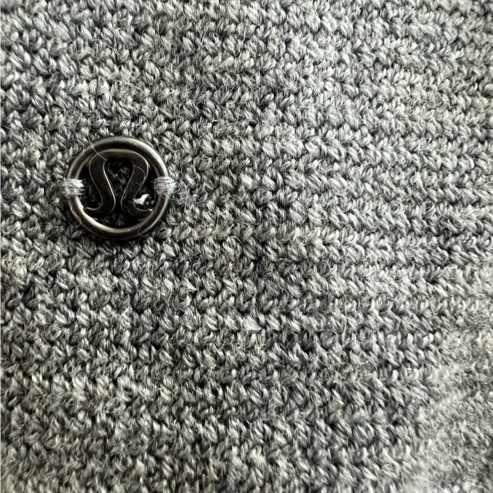 Lululemon sit in lotus wrap - size 8 - merino wool - gray - Picture 4 of 15